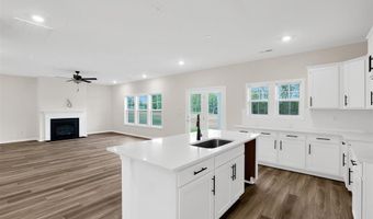 127 Hunter Ridge Dr, Boiling Springs, SC 29316