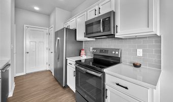 225 NE Glendale Ln, Ankeny, IA 50021