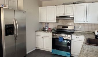 6 Irving Pl, Danbury, CT 06810