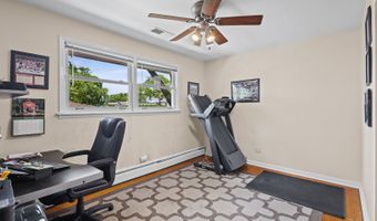 21 N Waterman Ave, Arlington Heights, IL 60004