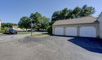 84 Founders Vlg 84, Clinton, CT 06413
