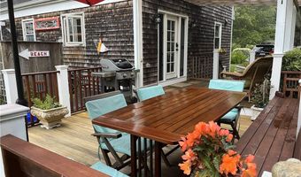 7 Boulevard E, Middletown, RI 02842