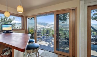290 Skycrest Dr, Ashland, OR 97520