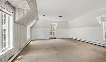 517 Tuckerman Ave, Middletown, RI 02842