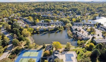 747 Peninsula Ct, Ann Arbor, MI 48105