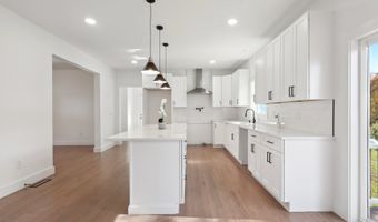 19 A Apache Dr, Brookfield, CT 06804