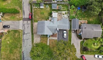 67 Linden St, Middletown, RI 02842
