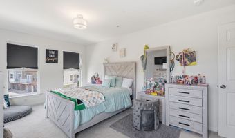 42167 CANARY GRASS Sq, Aldie, VA 20105