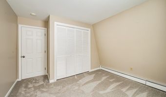 87 Edgewater Dr, Barrington, NH 03825