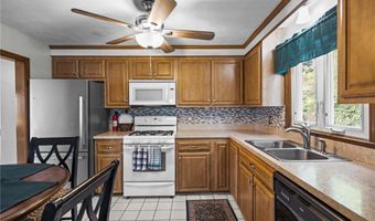 7 Laurel St, North Providence, RI 02911