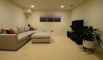 2855 11TH St N, Arlington, VA 22201