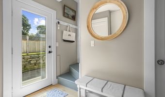 22 School St Mystic, Stonington, CT 06355