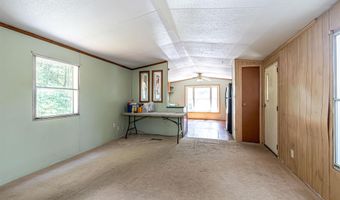 6 Jackson Ave, Allenstown, NH 03275