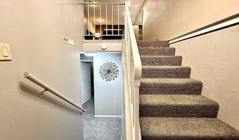 633 Meadow Pl, Ames, IA 50010