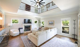 132 N Poplar St, Athens, GA 30606