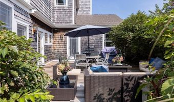 365 Boston Neck Rd, Narragansett, RI 02882