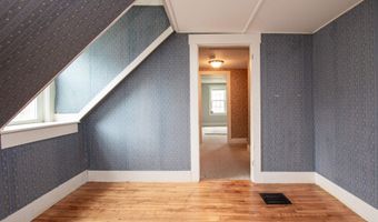 391 Bimson Dr, Barnet, VT 05821