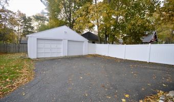744 Hammond St, Bangor, ME 04401