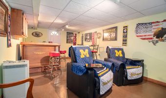 1718 E Stadium Blvd, Ann Arbor, MI 48104