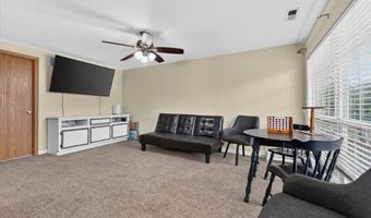 1873 Fox Pointe Dr, Arnold, MO 63010