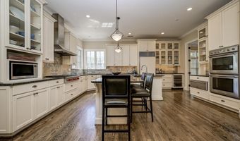 7505 MARBURY Rd, Bethesda, MD 20817