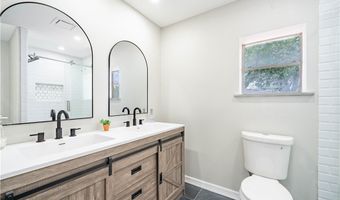 1002 E Hill Ave, Alice, TX 78332