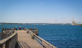 6 Bayside Ave, Newport, RI 02840