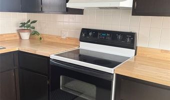 1038 E WALNUT St, Altus, OK 73521