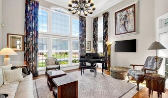 295 Meadowbrook Country Club Est, Ballwin, MO 63011