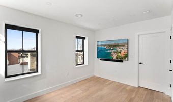 631 Saratoga St 4, Boston, MA 02128