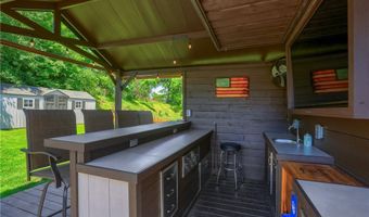 409 Shoreham Dr, Allison Park, PA 15101