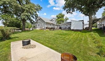 701 E 1st St, Anamosa, IA 52205
