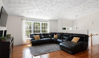 15 Birch Rd, Cumberland, RI 02864