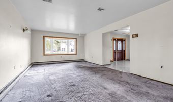11 Phillips Mills Dr, Middletown, NJ 07748