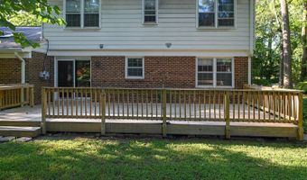 6820 COLBURN Dr, Annandale, VA 22003