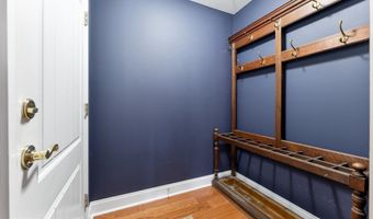 1 CARMEN Dr, Cape May Court House, NJ 08210