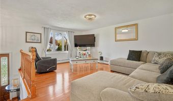 1 Pinehurst Rd, East Providence, RI 02915
