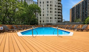 1211 S EADS St S 305, Arlington, VA 22202