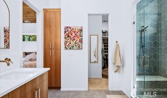 2921 N Arran Ct, Boise, ID 83702