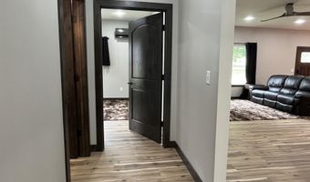 121 N 9th St, Albia, IA 52531
