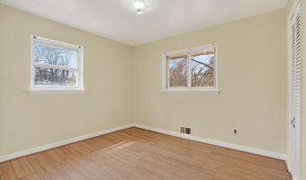 3601 CREST Dr, Annandale, VA 22003