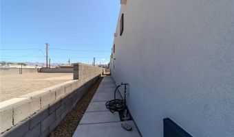 1632 Shamrock Rd, Bullhead City, AZ 86442