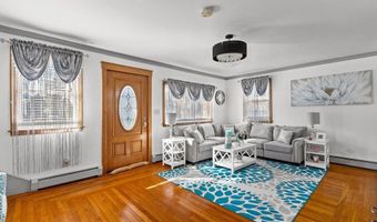 102 Williams Ave, East Providence, RI 02914