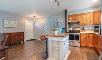 489 1st St, Antioch, IL 60002