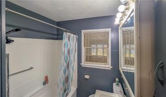 301 Giles Pl, Albert Lea, MN 56007