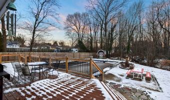 566 Morley Ct, Belford, NJ 07718