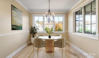 38 Chantilly Dr, Asheville, NC 28804