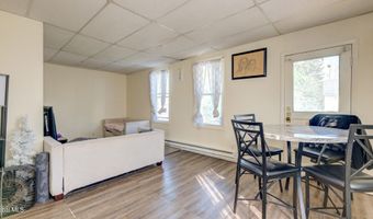 3 Young Ave, Amsterdam, NY 12010