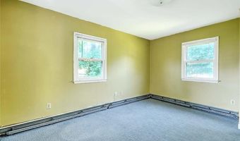20 Stratford Rd, Cranston, RI 02905