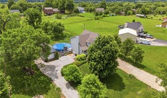15143 Briarwood Dr, Basehor, KS 66007